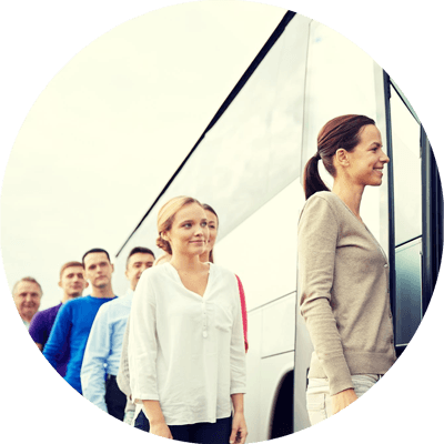 30 fős buszbérlés sofőrrel kirándulásokhoz, szervezett utakhoz